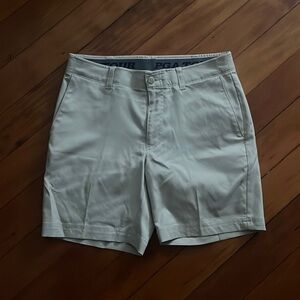 Mens PGA Golf 7” Shorts size 30 (small) Biege